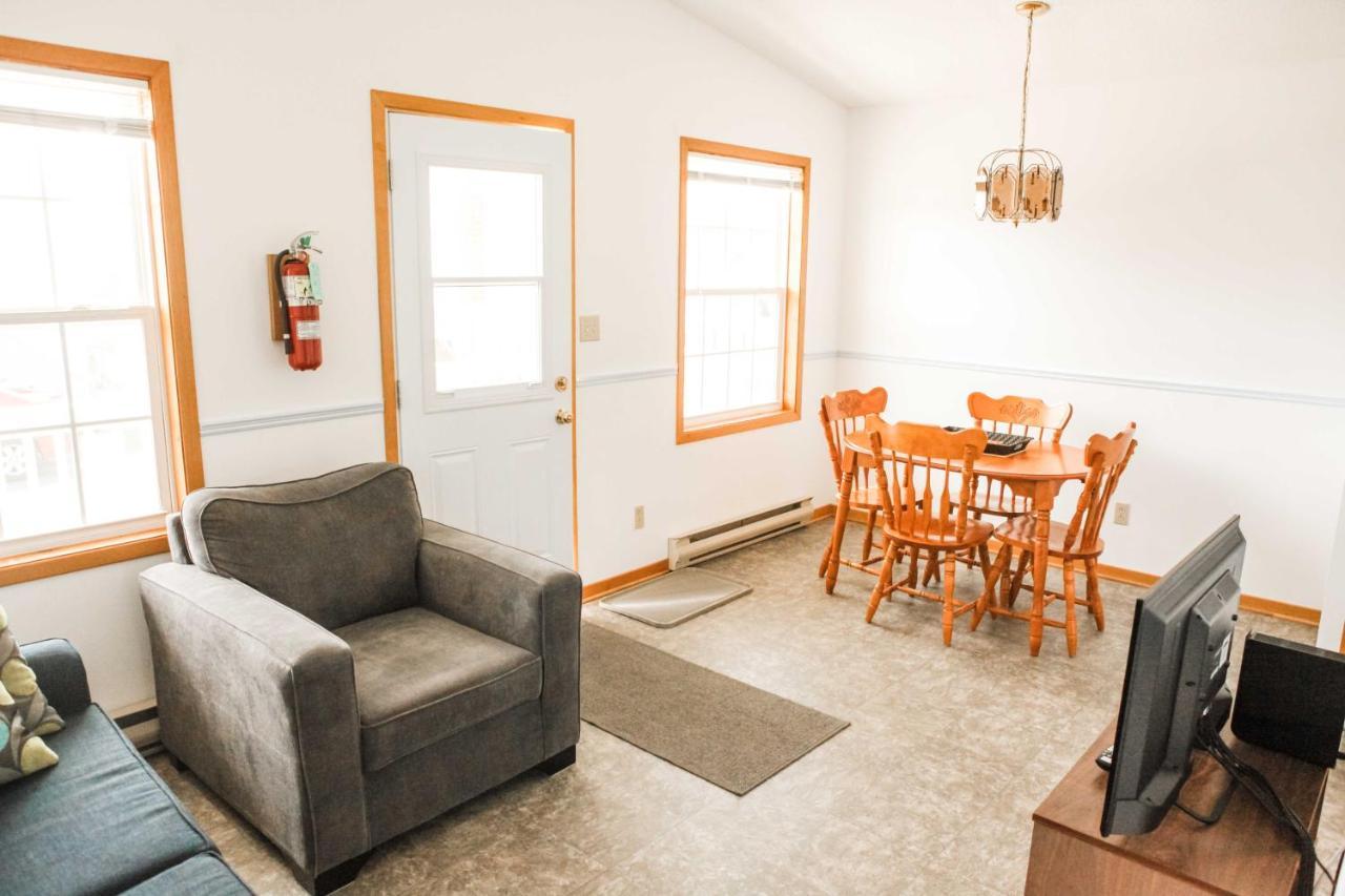 Peck'S Housekeeping Cottages Louisbourg Eksteriør billede